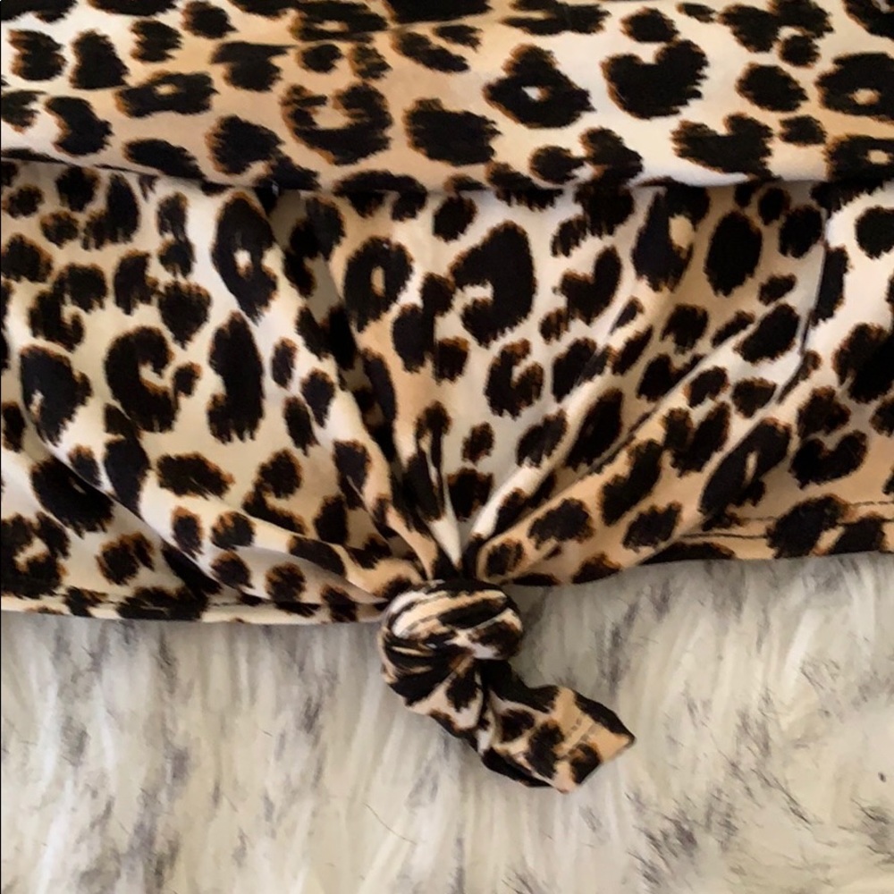 Cheetah Crop Top - Picture 2 of 4